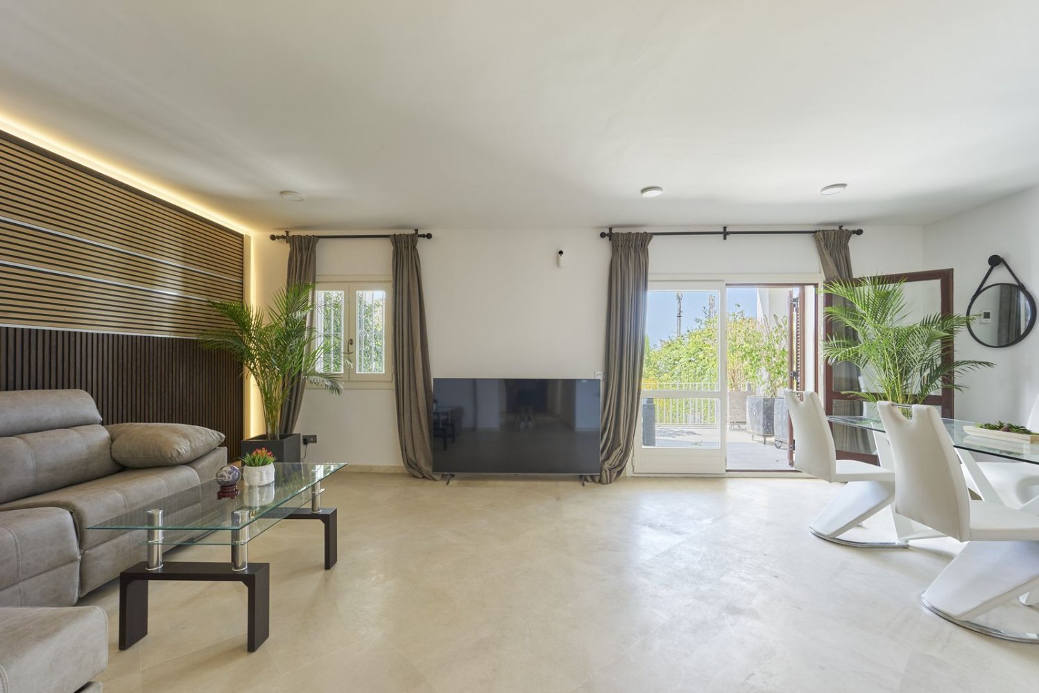 5 bedrooms Villa in Marbella, Spain No. 138168