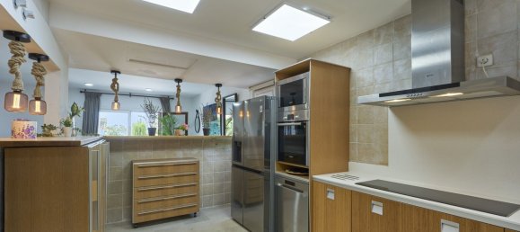 5 bedrooms Villa in Marbella, Spain No. 138168 6