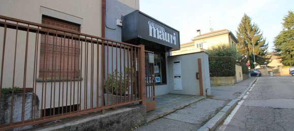 Propiedad comercial de 3 habitaciónes en Mariano Comense, Italy No. 320012 6