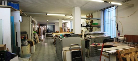 Propiedad comercial de 3 habitaciónes en Mariano Comense, Italy No. 320012 31