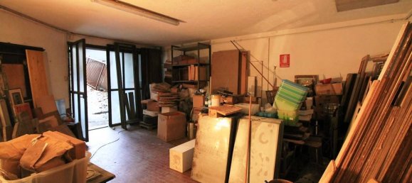 Propiedad comercial de 3 habitaciónes en Mariano Comense, Italy No. 320012 35