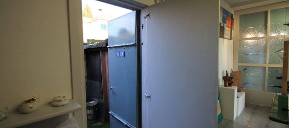 Propiedad comercial de 3 habitaciónes en Mariano Comense, Italy No. 320012 15