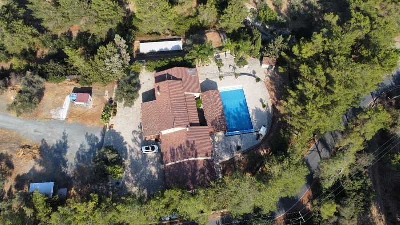 Villa de 4 dormitorios en Anglisides, Cyprus No. 153042