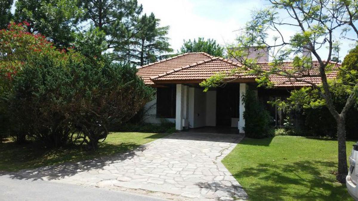 3 bedrooms House in Escobar, Argentina No. 83300