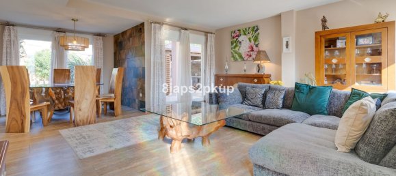 Casa de 3 dormitorios en Estepona, Spain No. 77096 3