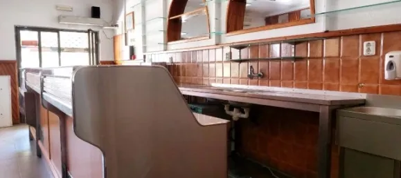 Коммерческая недвижимость 214м² в Алмада, Португалия № 146778 5