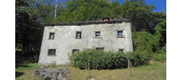 5 rooms House in Albareto, Italy No. 253153 8