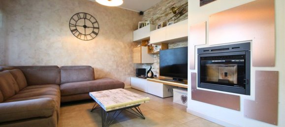 5 rooms Villa in Limbiate, Italy No. 13572 4