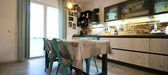5 rooms Villa in Limbiate, Italy No. 13572 10