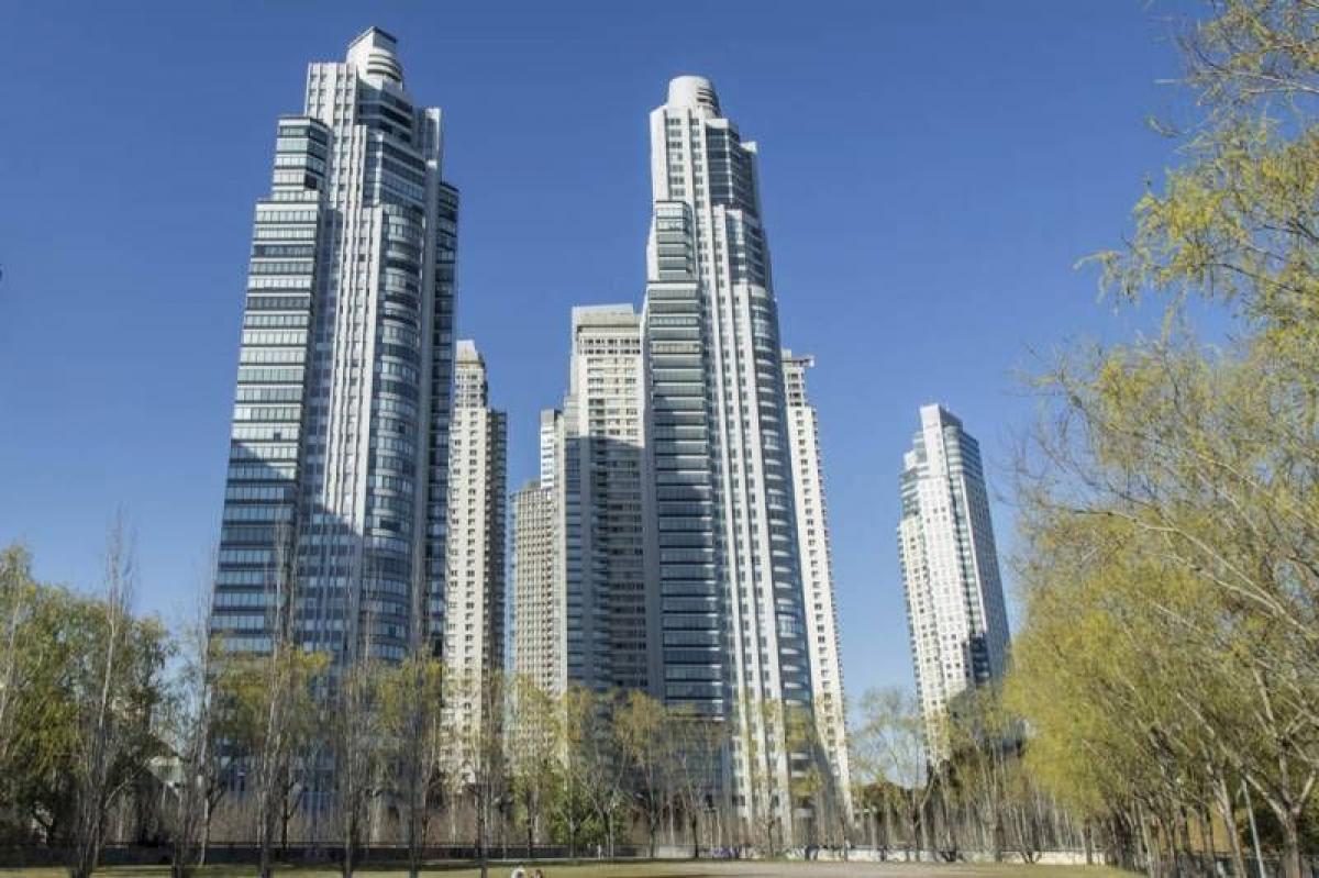 Apartamento de 3 dormitorios en Buenos Aires, Argentina No. 92028