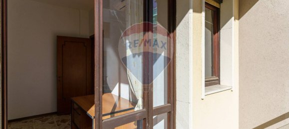 3-salle Appartement à Catania, Italy No. 81980 30