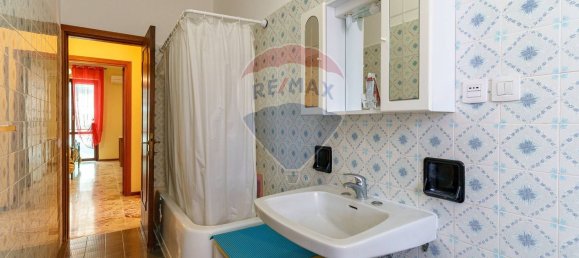 3-salle Appartement à Catania, Italy No. 81980 34