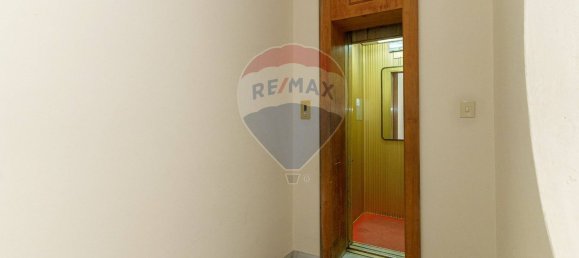 3-salle Appartement à Catania, Italy No. 81980 36