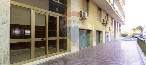 3-salle Appartement à Catania, Italy No. 81980 41