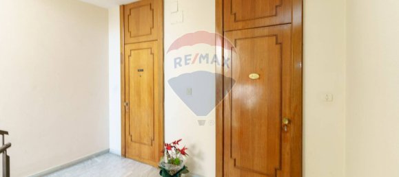 3-salle Appartement à Catania, Italy No. 81980 37