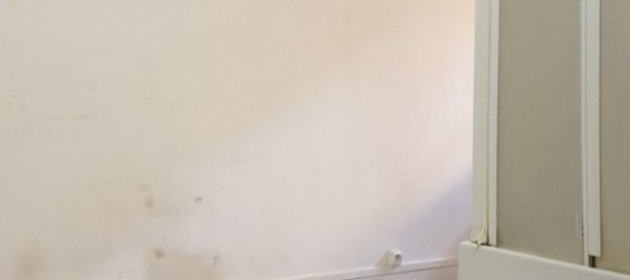 Studio in Paris, France No. 173680 6