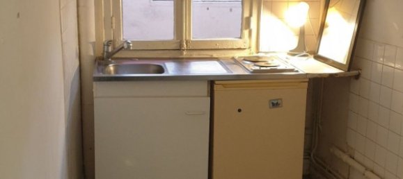 Studio in Paris, France No. 173680 4