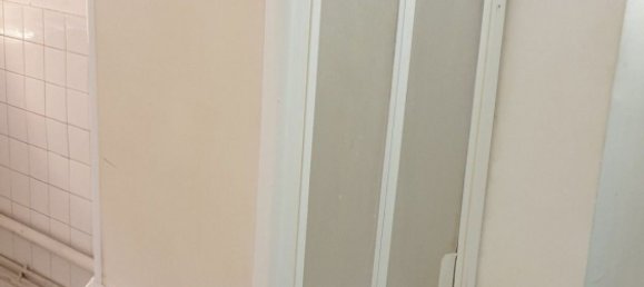 Studio in Paris, France No. 173680 7