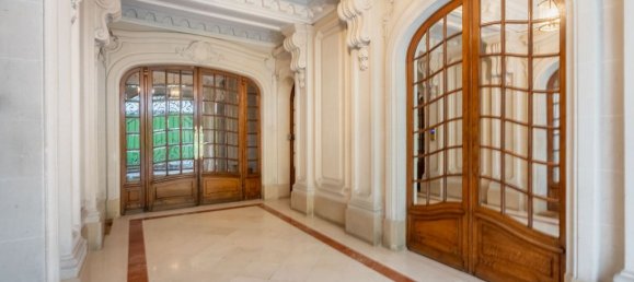 Studio in Paris, France No. 173680 2