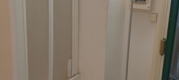 Studio in Paris, France No. 173680 5