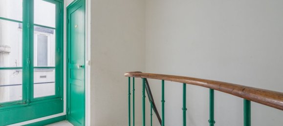 Studio in Paris, France No. 173680 3