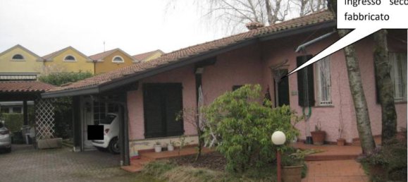 6 bedrooms Villa in Montorfano, Italy No. 314931 3