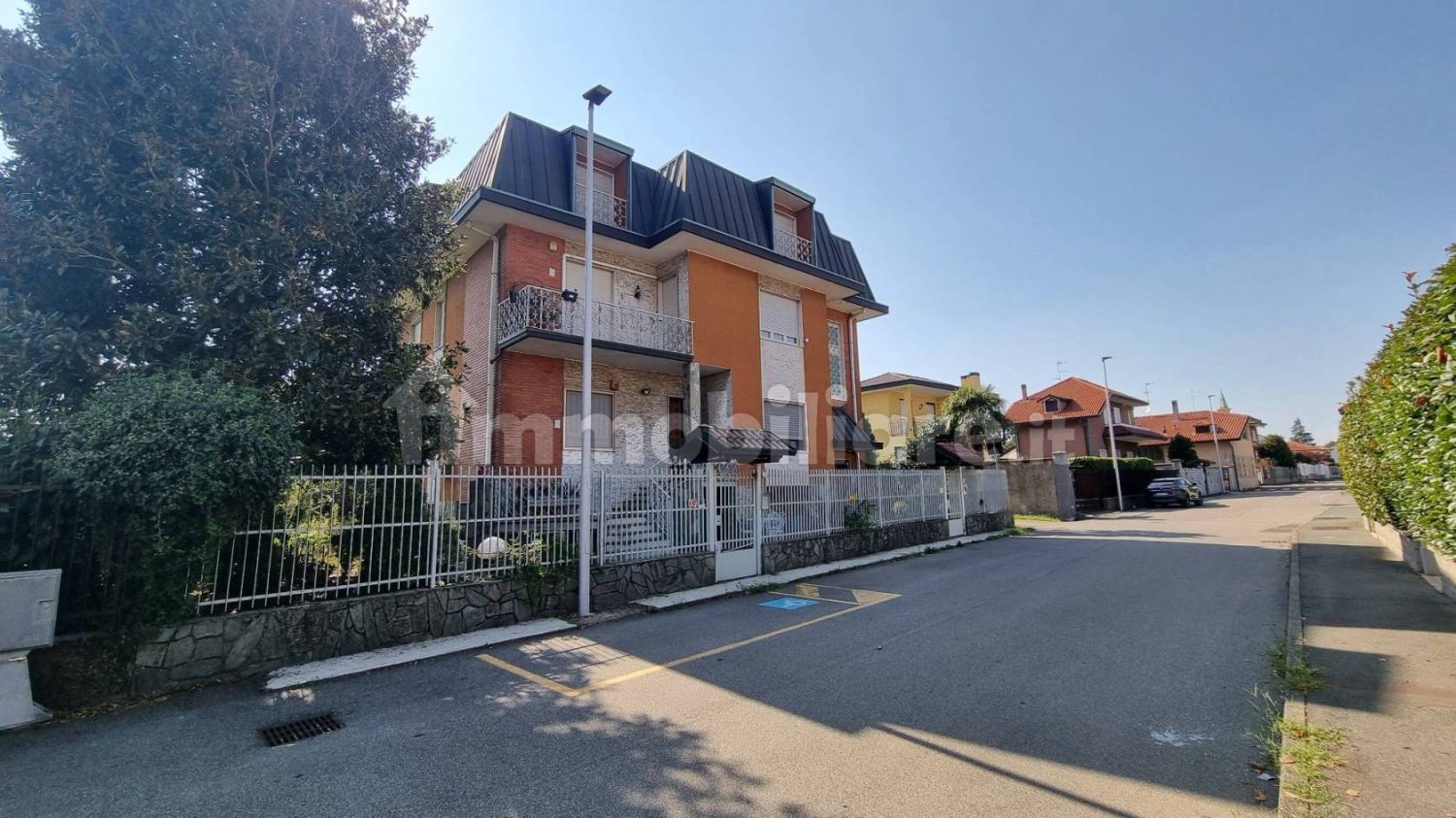 3 bedrooms Penthouse in Cerro Maggiore, Italy No. 15343