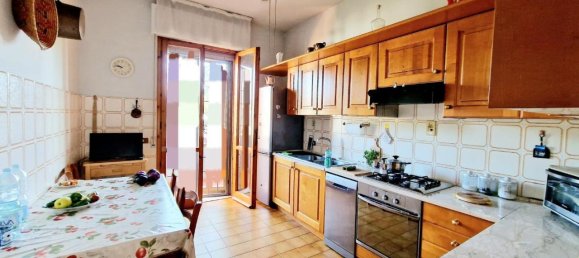 4 rooms Apartment in Campi Bisenzio, Italy No. 36166 12