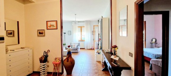 4 rooms Apartment in Campi Bisenzio, Italy No. 36166 6