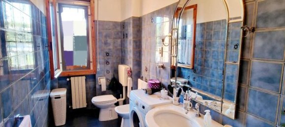 4 rooms Apartment in Campi Bisenzio, Italy No. 36166 24