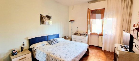 4 rooms Apartment in Campi Bisenzio, Italy No. 36166 22