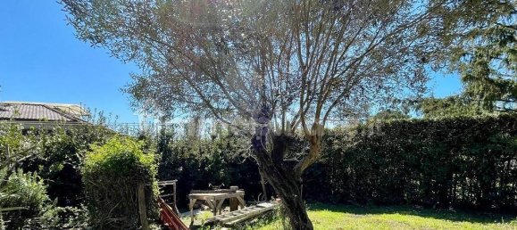 4 bedrooms Villa in Bracciano, Italy No. 11113 11