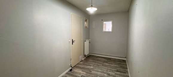 2 chambres Appartement à Saint-Quentin, France No. 233166 6