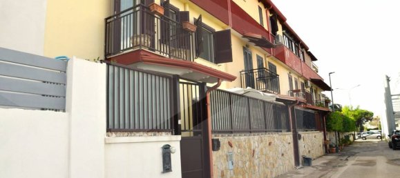 4-Zimmer Haus in Melito di Napoli, Italy, Nr. 18499 30