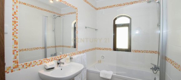 4 bedrooms House in Guia, Portugal No. 107510 23