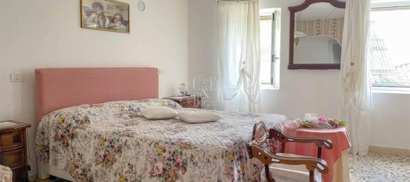 8 rooms House in Romagnese, Italy No. 32817 8