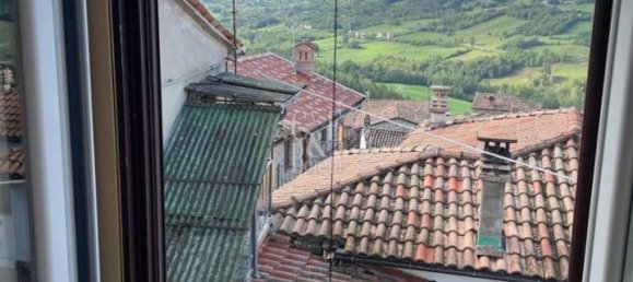 8 rooms House in Romagnese, Italy No. 32817 45