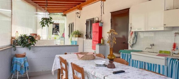 8 rooms House in Romagnese, Italy No. 32817 3