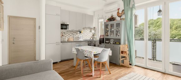 3 rooms Apartment in Milan, Italy No. 303754 2