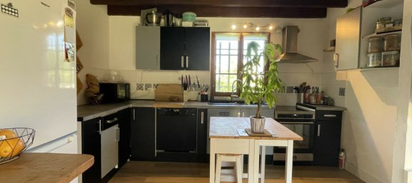 4 bedrooms House in Morlaas, France No. 107196 3