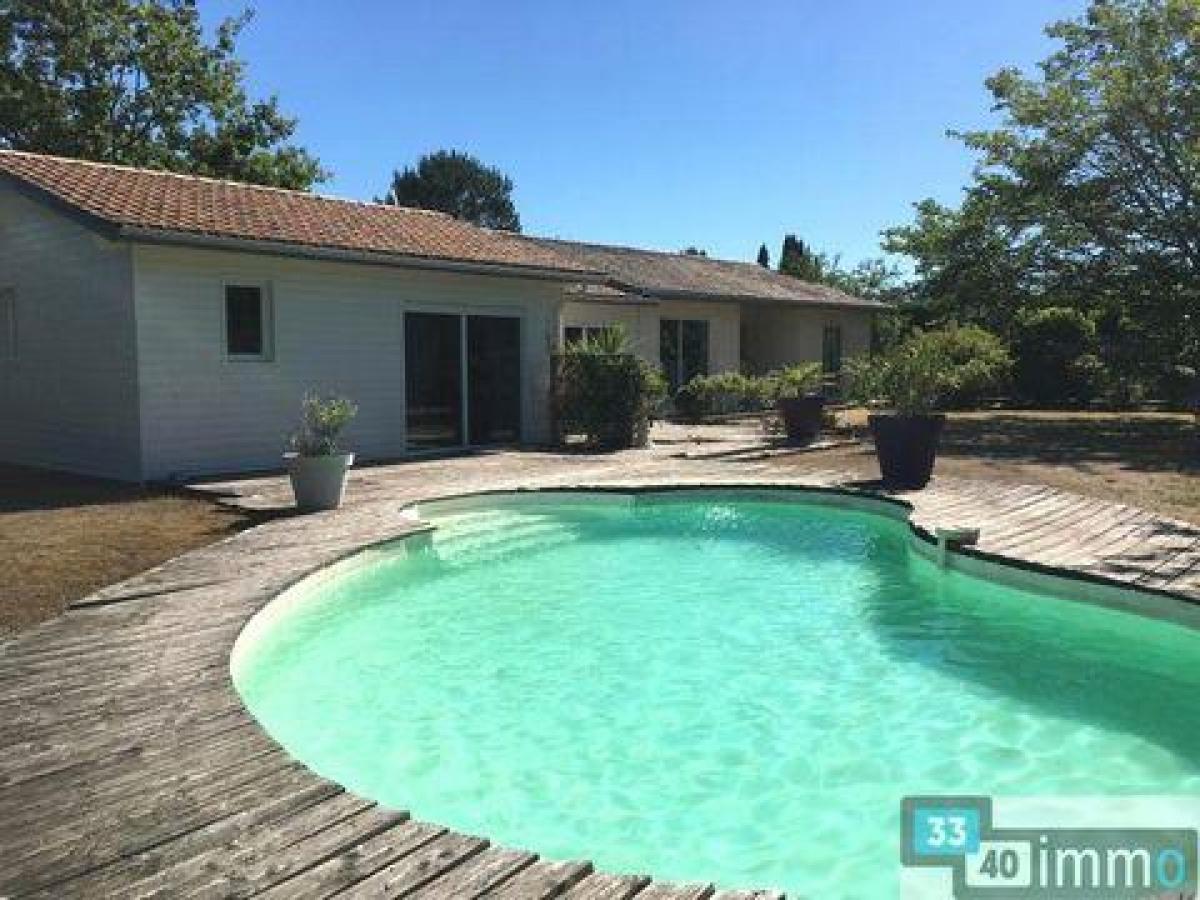 Casa de 5 dormitorios en Salles, France No. 24335