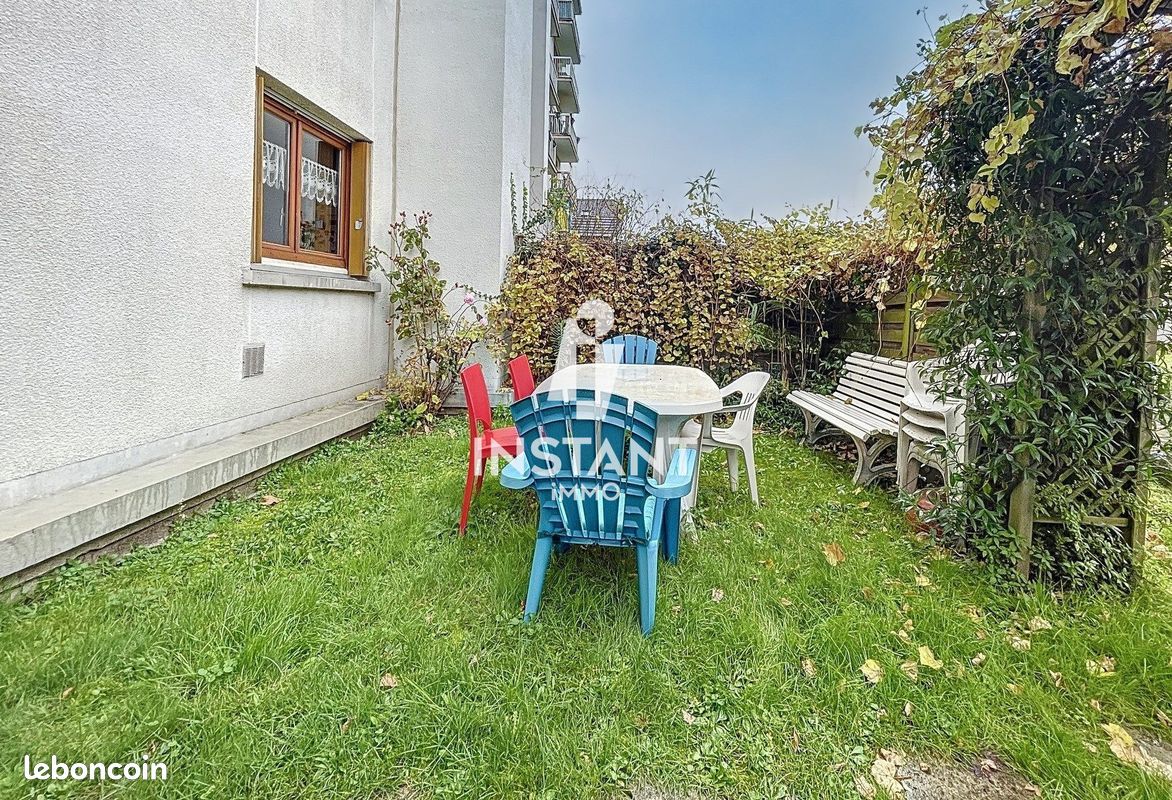 3 bedrooms Apartment in Champigny-sur-Marne, France No. 161673