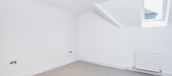 2 bedrooms Apartment in Esher, United Kingdom No. 9943 9