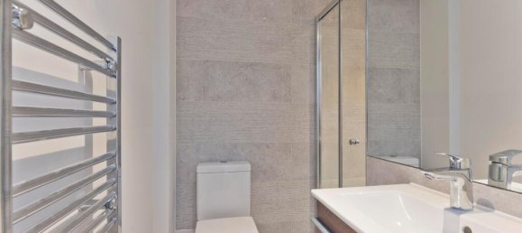 2 bedrooms Apartment in Esher, United Kingdom No. 9943 10