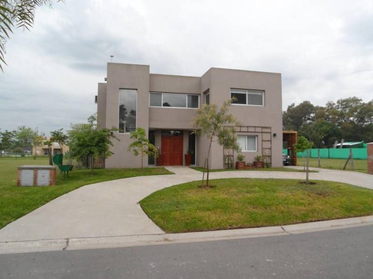 4 bedrooms House in Pilar, Argentina No. 1367