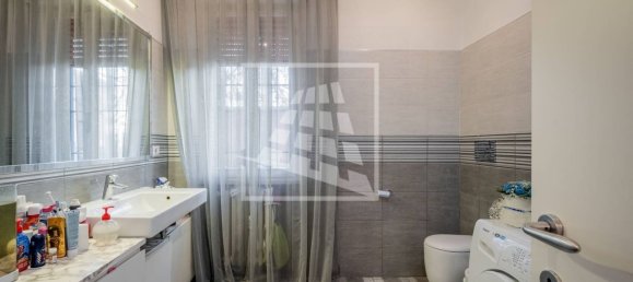 4 rooms Apartment in Reggio Emilia, Italy No. 184516 29