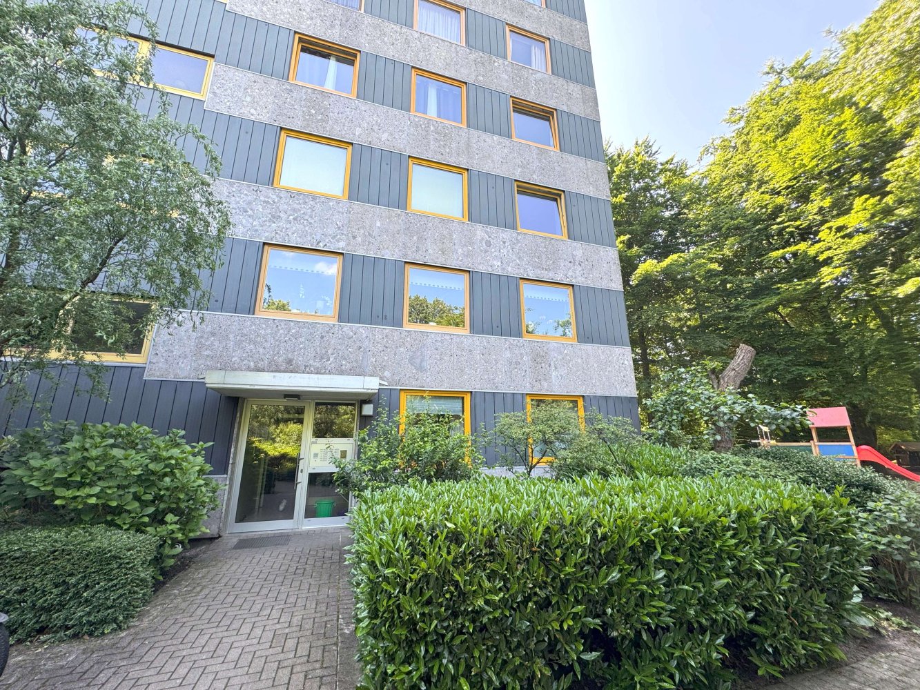 Квартира с 3 комнатами в Вандсбек, Германия № 247069