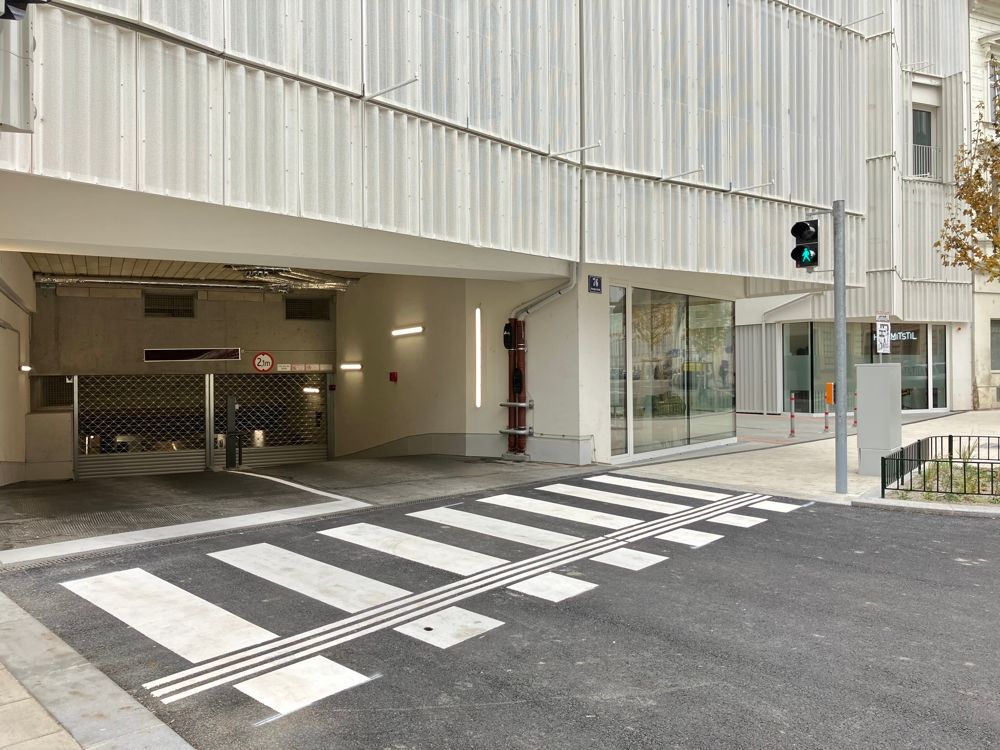 14m² Garage in Penzing, Austria No. 136691