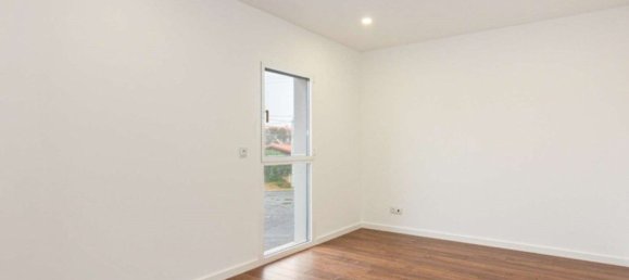 3 bedrooms House in Cascais, Portugal No. 124641 19