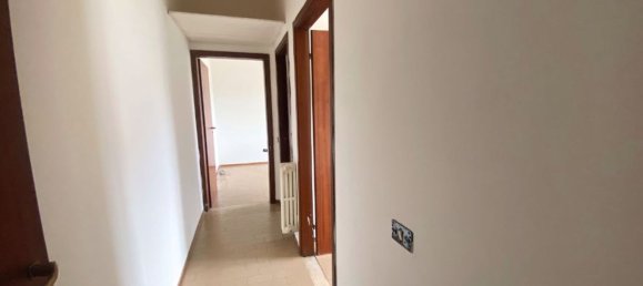 3 rooms Apartment in Ravenna, Italy No. 273081 5